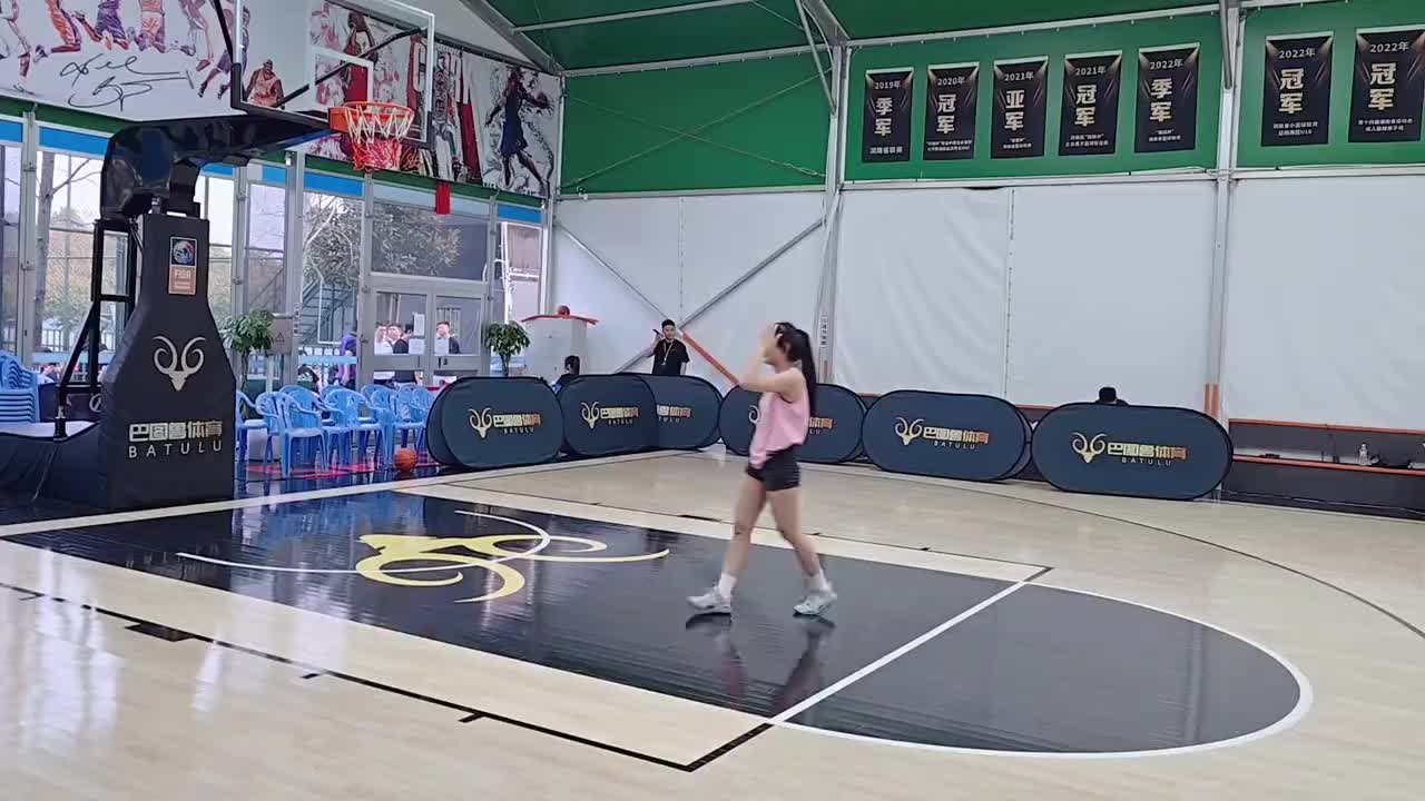 【集梦会长】高指导跟女球员单挑，频频上演遮天大帽？