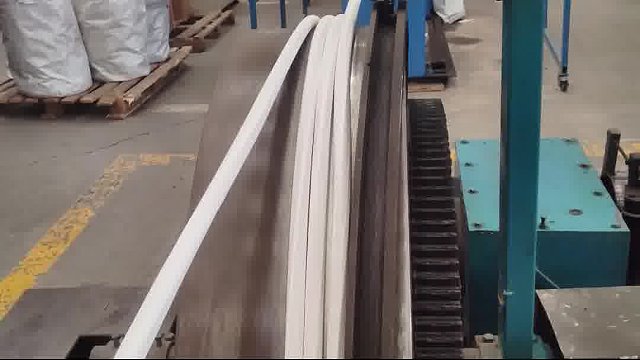 车间生产线速度大揭秘，猜猜我们一年能生产多少公里？