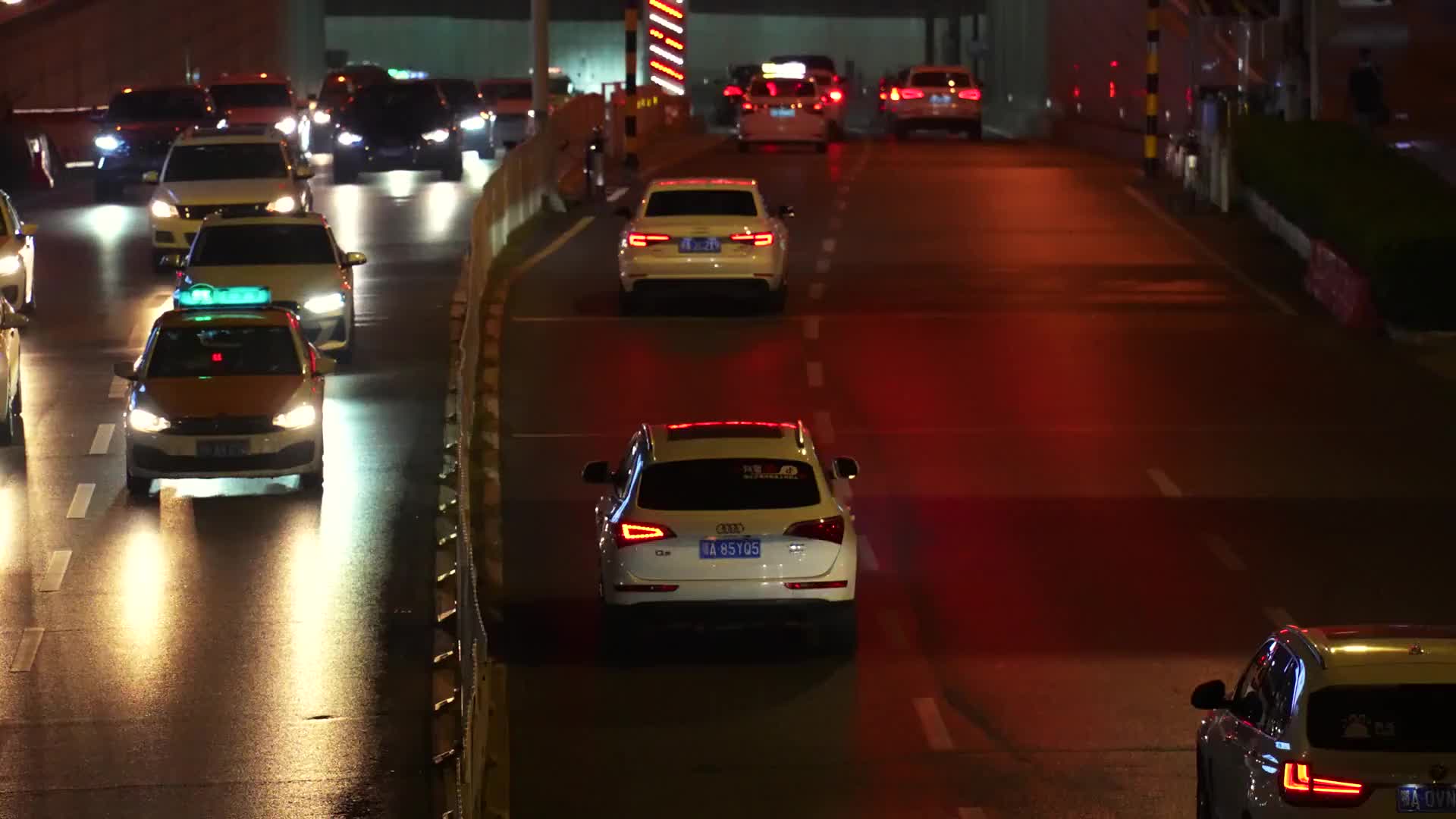 不被看好又怎样创业的舞台_本就是为敢于打破常规的人搭建。用汗水浇灌希望_让质疑