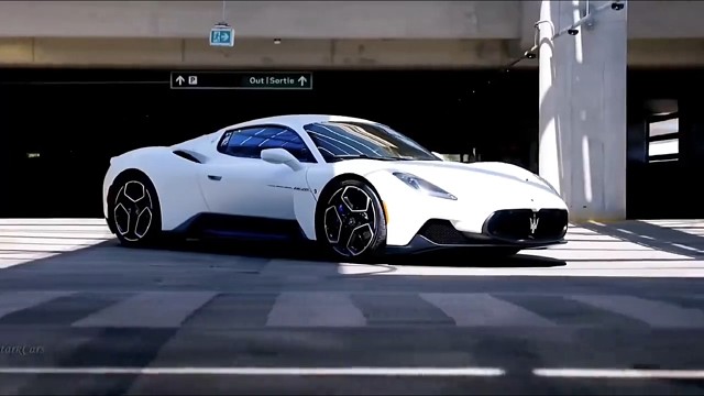 玛莎拉蒂m20跑车