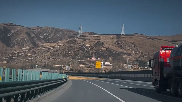 他知道风从哪个方向来