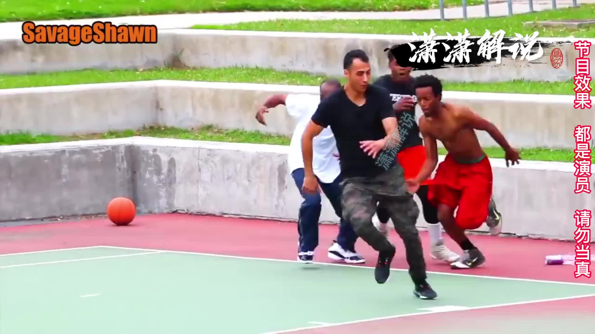 如果在路上突然有人将你的饮料打飞了，你会怎么办呢。