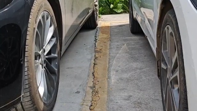 倒车影像的4个隐藏功能，个个简单实用，老司机现场演示