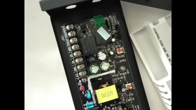 8A电源，输入电压从AC90V到250V均可稳定适配