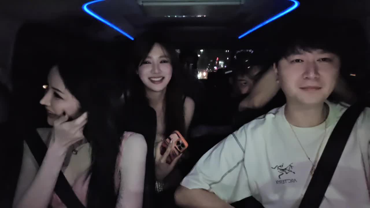 泰国美女说喜欢像我这样的中国人，阿B有点受不了了？