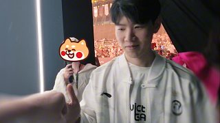 改出石頭嗎？那我出布你又該如何應(yīng)對！