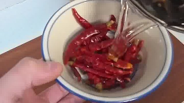 面条筋道咸香，又辣又爽巨好吃！