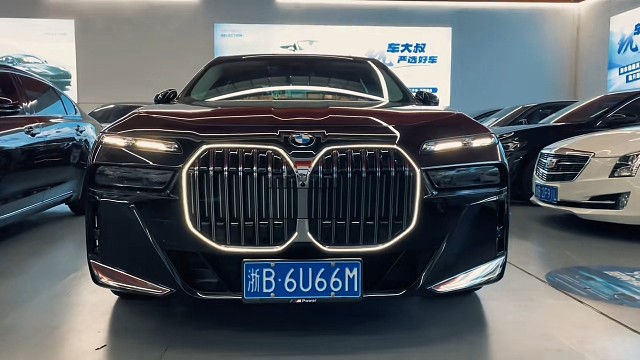 新款宝马740Li