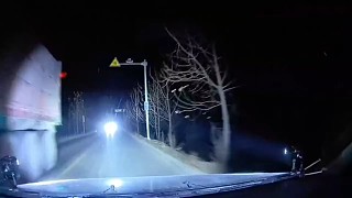 大車故意往這邊打了一把方向，這人有多壞可想而知
