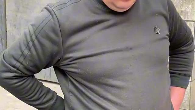 街头偶遇8r一两的新疆切糕