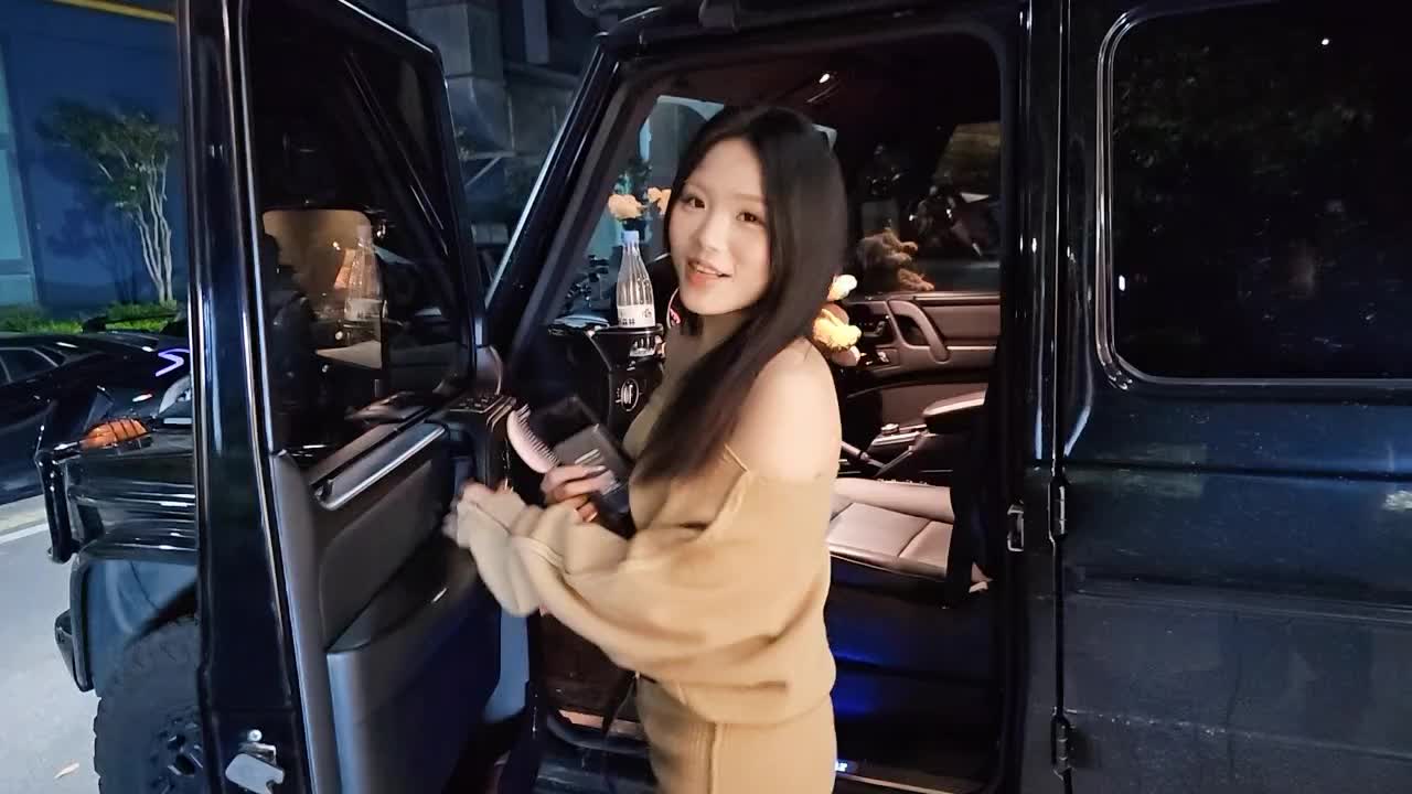 女嘉宾说要看我大G没想到坐了会竟拍上照片了？