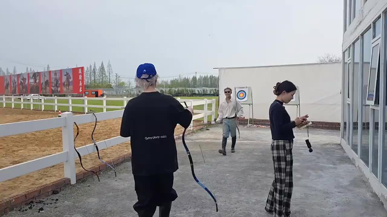 【童锦程】射箭比不过殷世航，骑马我还不敢吗？