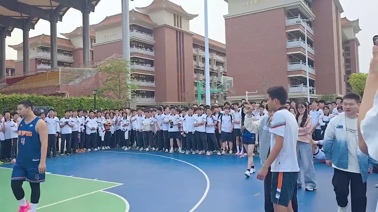 【集梦会长】 初中“单挑王”零封马浩然？会长直接送球赛VIP门票