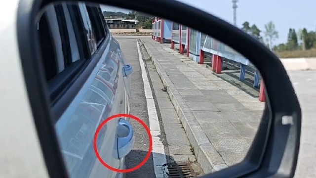 后视镜的正确调整方法，斯令现场演示，这才是正确做法