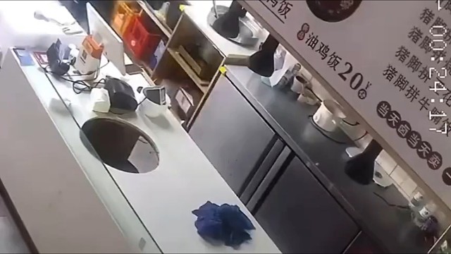 急什么啊，做什么都小心点，心细一点，有时胆小是好事