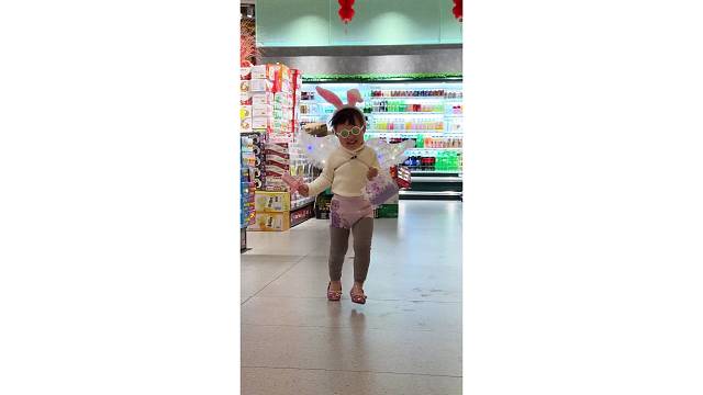 哈哈哈…达芬奇最后害羞了