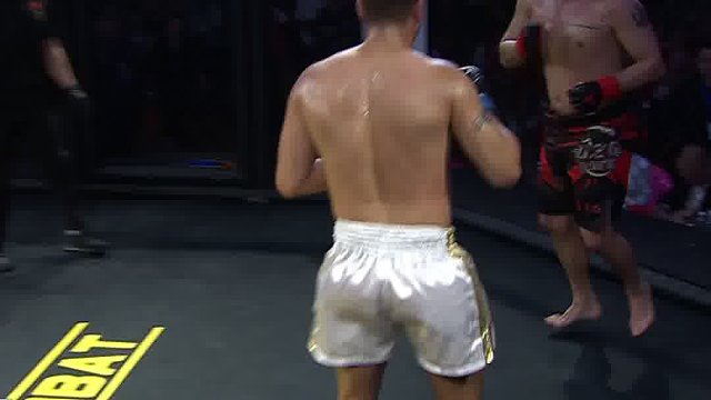 龙三格斗环球拳王巡回赛 卡赞博vs努尔波力