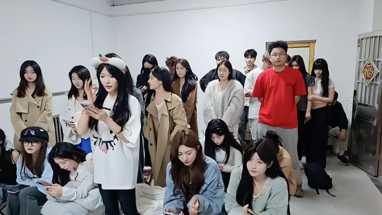 这次回到狗场的主播每天下午一点半前完不成流水的就要干活！