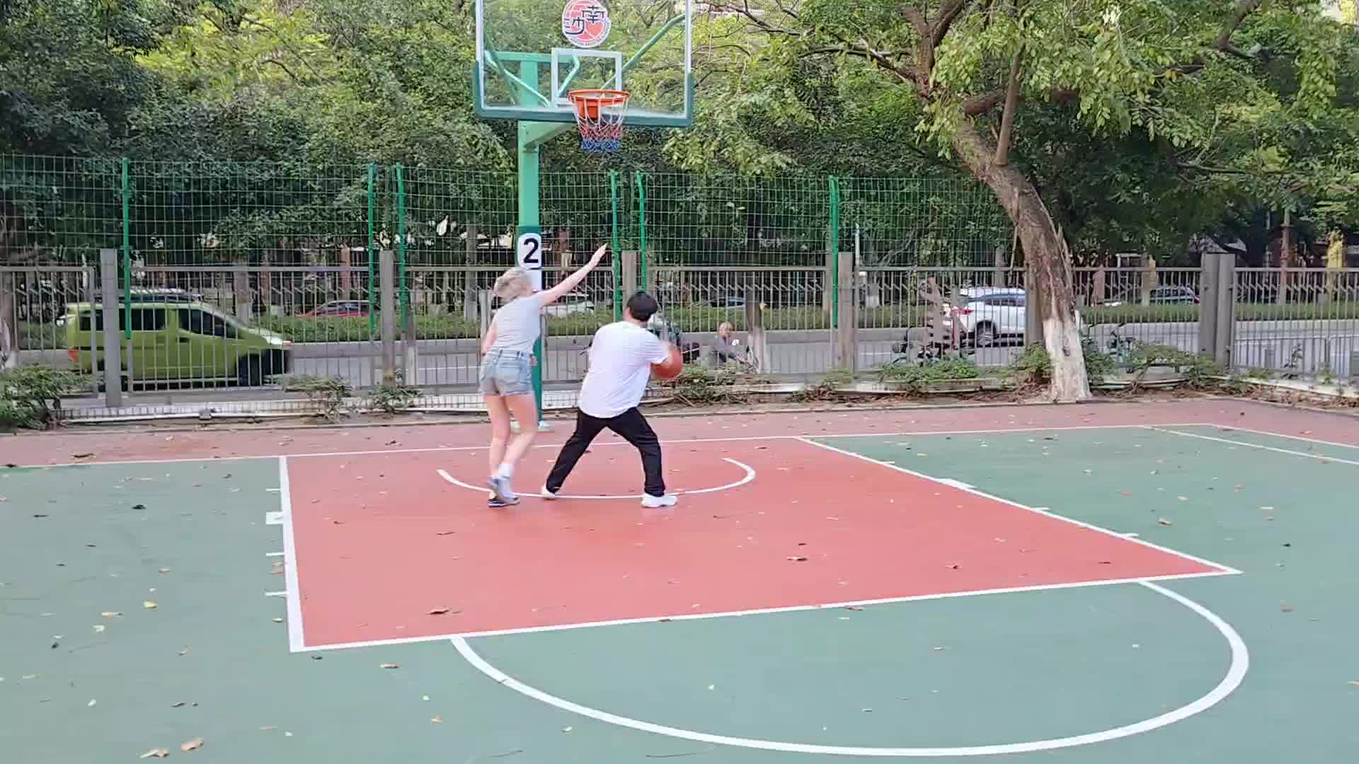 【集梦会长】直播间要给会长上强度？这不纯纯的“身体对抗”吗