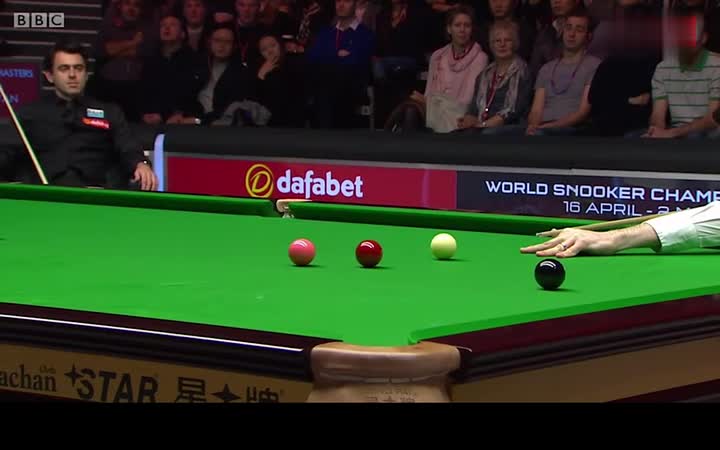 一杆斯诺克躺赢22分，气的火箭战斗值飙升，塞尔比：这还输？  (2)