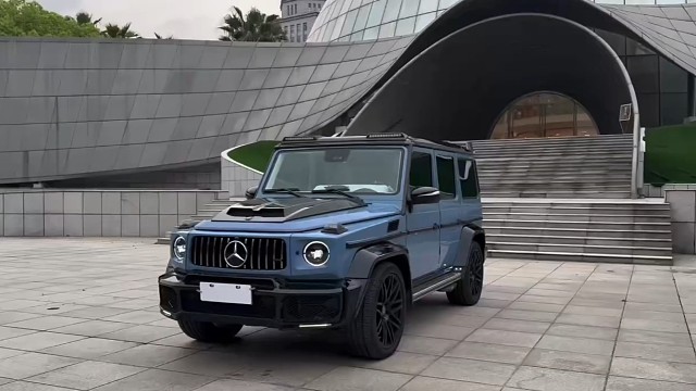 奔驰G500改巴博斯套件