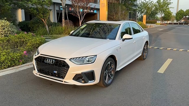 全新奥迪A4L，比4S店省几万。