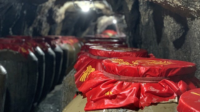 08年的老酒，因不会营销，只能存放至今！