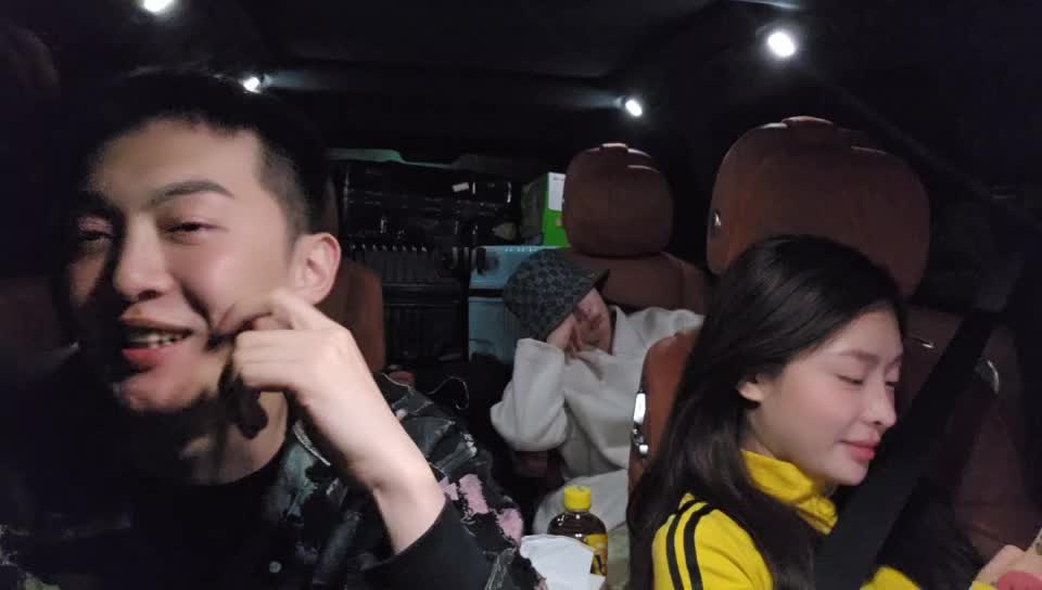 【集梦格子九】开改造版五菱宏光接美女，节目效果爆炸！