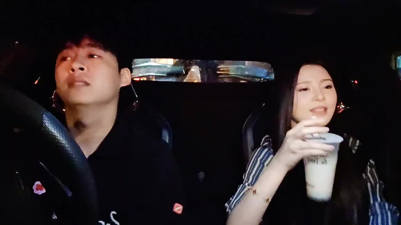 女嘉宾竟然向我八卦这个事，关键是我真不知道啊兄弟们！