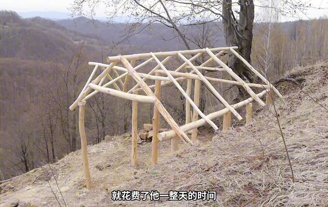 第1集：为了过上隐居生活，男人野外搭建了舒适的小屋