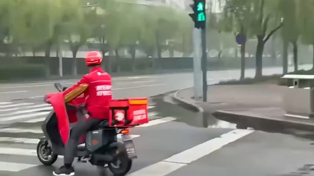 穿越之我靠送外卖赚千亿身价