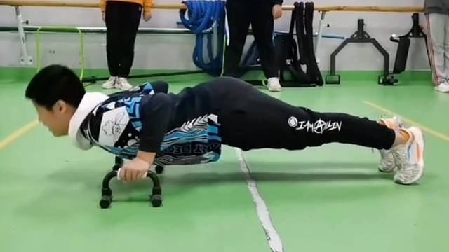 该引起重视了中学生体质堪忧，大多数中学的引体向上一个也做不了