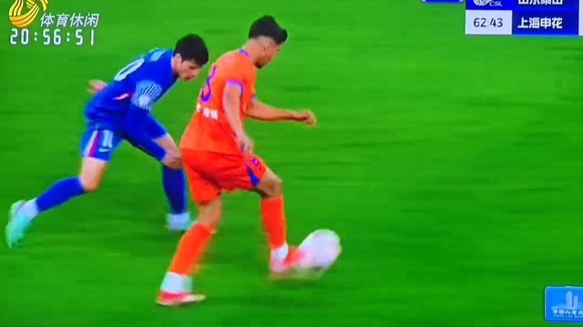 克雷桑连过三人插花脚