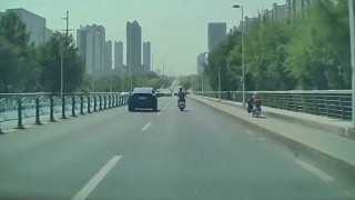 有電動車道不走非要走機動車道