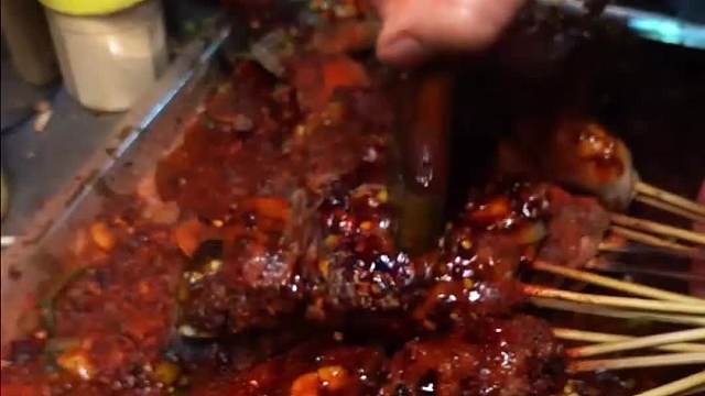 再一次认识到了重庆的烧烤有多香.新鲜现烤