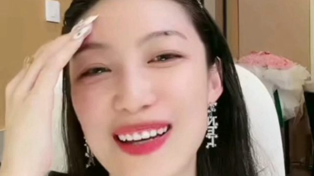 【曲曲】别一上来把自己说的很渣、时间久了又开始动感情：我跟他就是玩玩，他说扯了快乐证、我发现他还和第