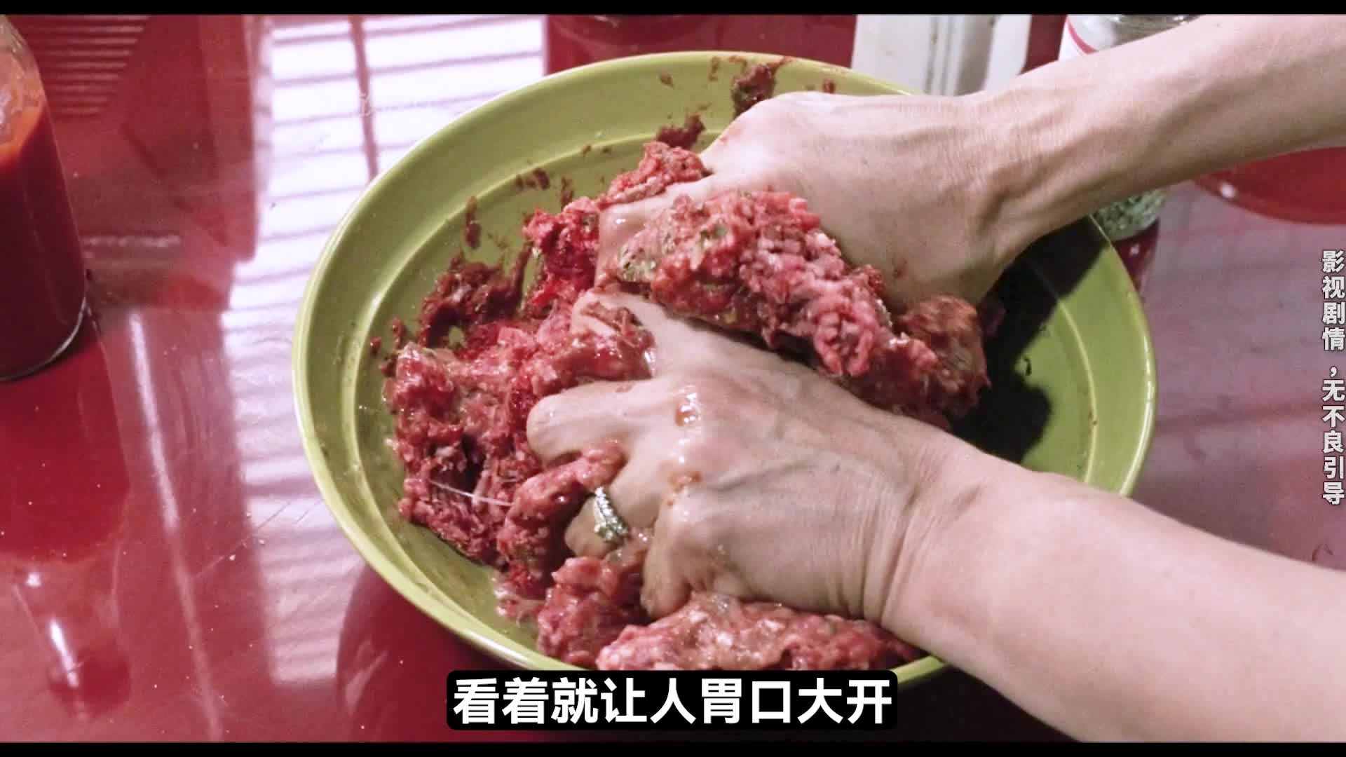 小男孩家里从不买肉，却顿顿有肉吃，惊悚电影