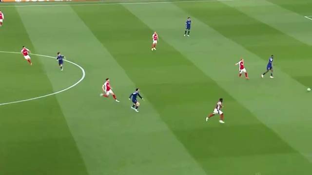 “此时此刻！任意球变得具象化”