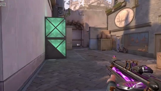 直接穿不好吗？万一对面是随机弹道受益者呢