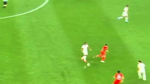 太强了！圆神"安东尼 逆足世界波