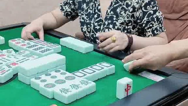 哦吼！卡五星大神们。小姐姐列牌可以抢吗？