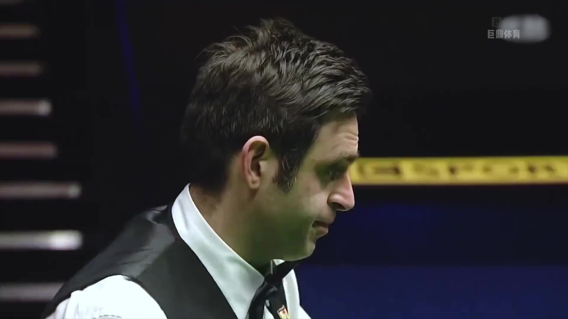 奥沙利文生涯最强破百，四球贴库依旧势不可挡，杆杆经典惊艳全场(1)