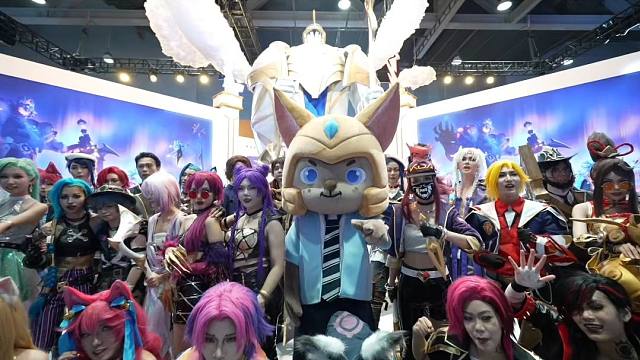 【英雄联盟手游】看！我们的召唤师超厉害，狗头策划漫展day2