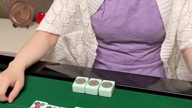 不会吧，这牌难道也是炸湖吗？谁知道。