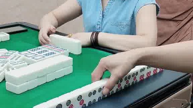 哦吼！武汉卡五星大神。进来指点哈。列牌可以亮吗？