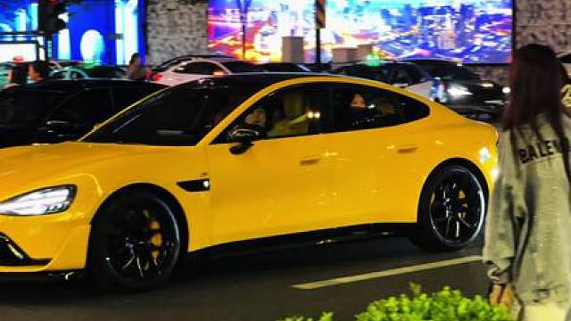 姐姐，你的小米su7ultra，这么帅，你能驾驭吗？ #小米su7ultra #dou是好车