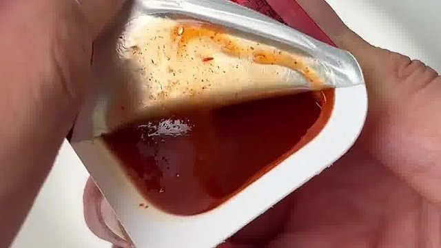 给挑食的妹妹准备便当，还亲手做了束汉堡花