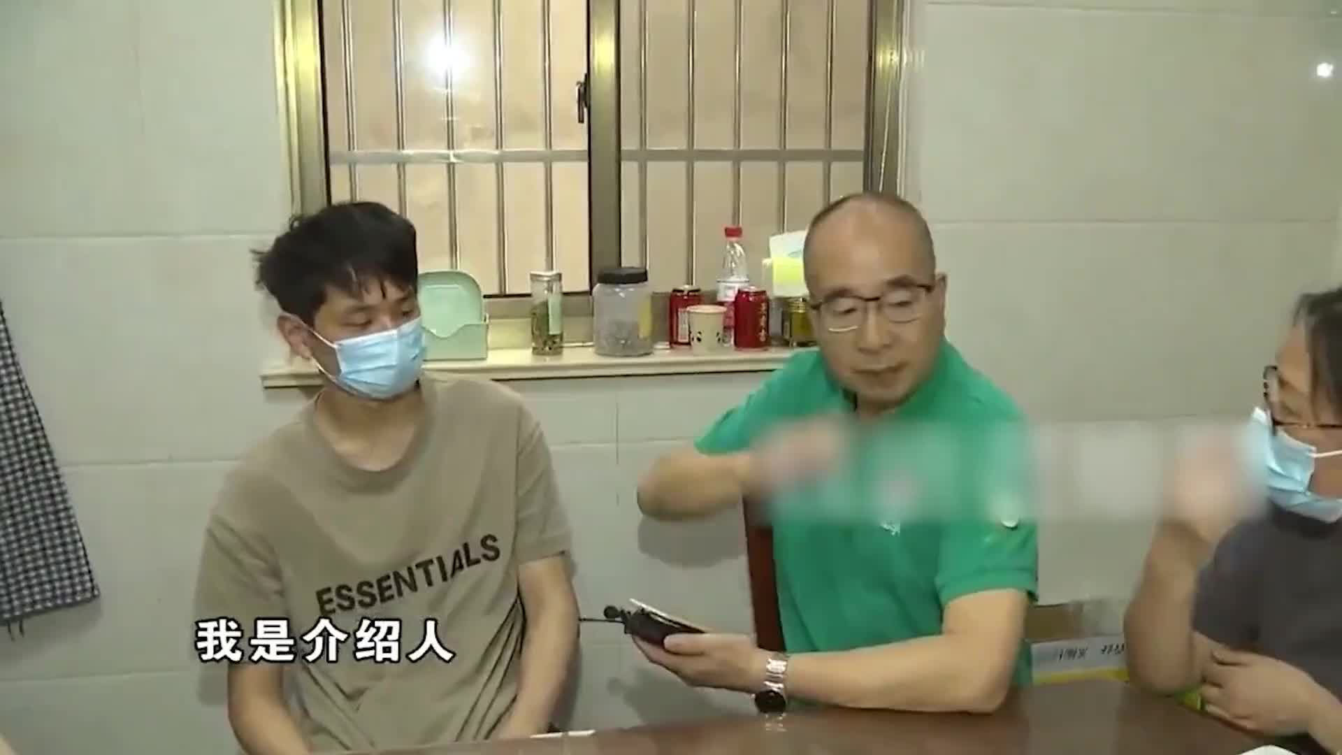 小伙离婚后第一次爱上前妻，妈妈却偷偷给他上强度，结局尴尬了！