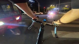 哈哈哈，正常騎車，你看看你走的什么道。