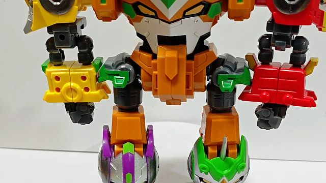 果宝特攻二代果元天尊玩具vs一代果元天尊玩具